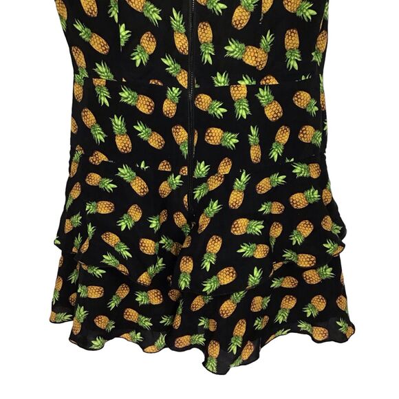 Alice + Olivia Shay Ruffle Skort Romper in Pineapple Black Size 6 - Picture 8 of 9